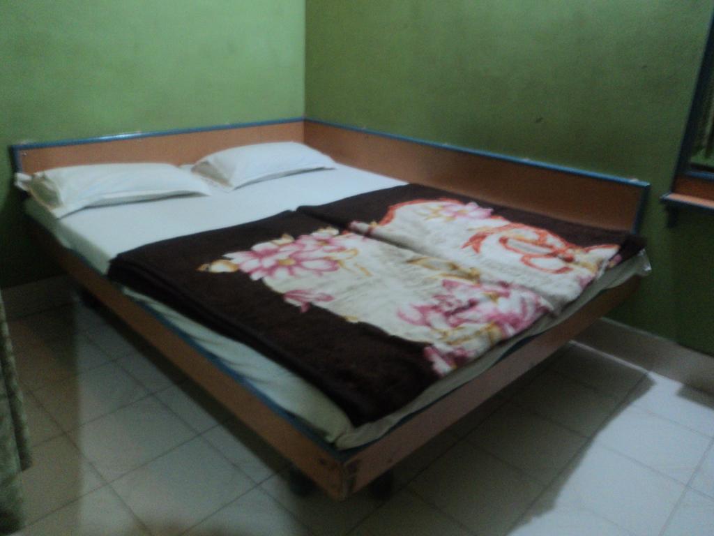 ורנאסי Hotel Jyoti מראה חיצוני תמונה