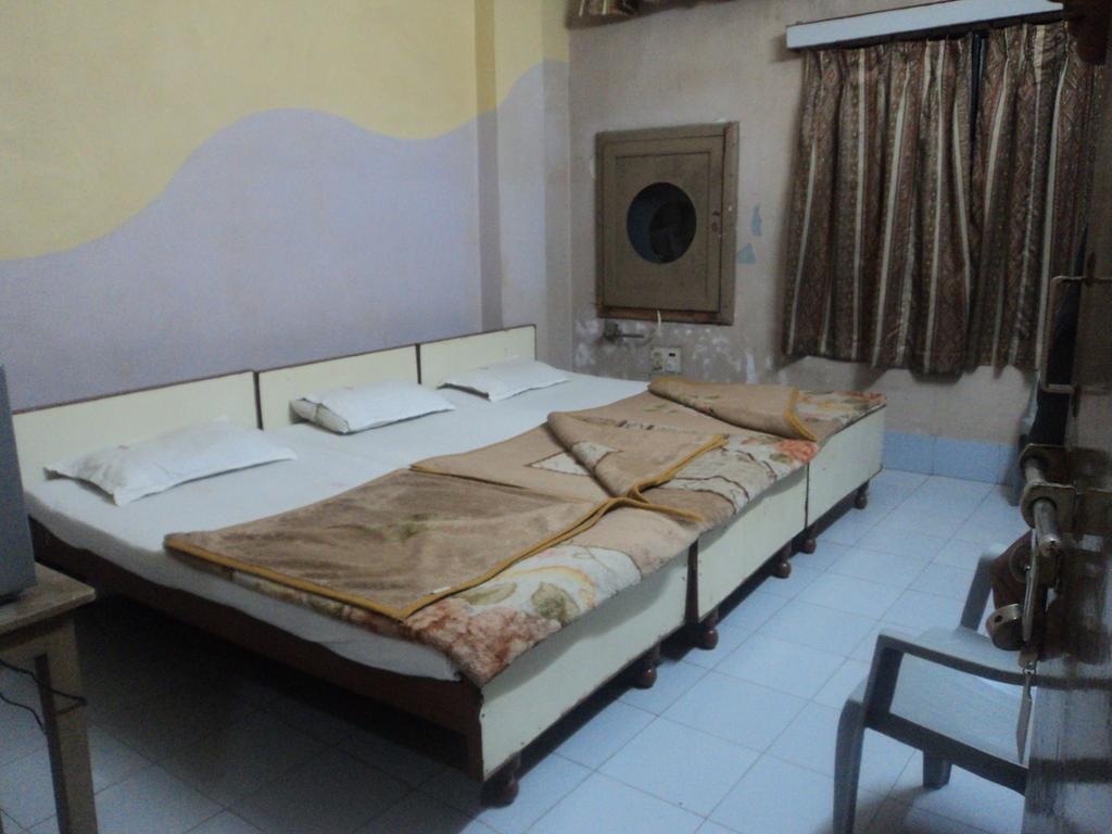 ורנאסי Hotel Jyoti מראה חיצוני תמונה